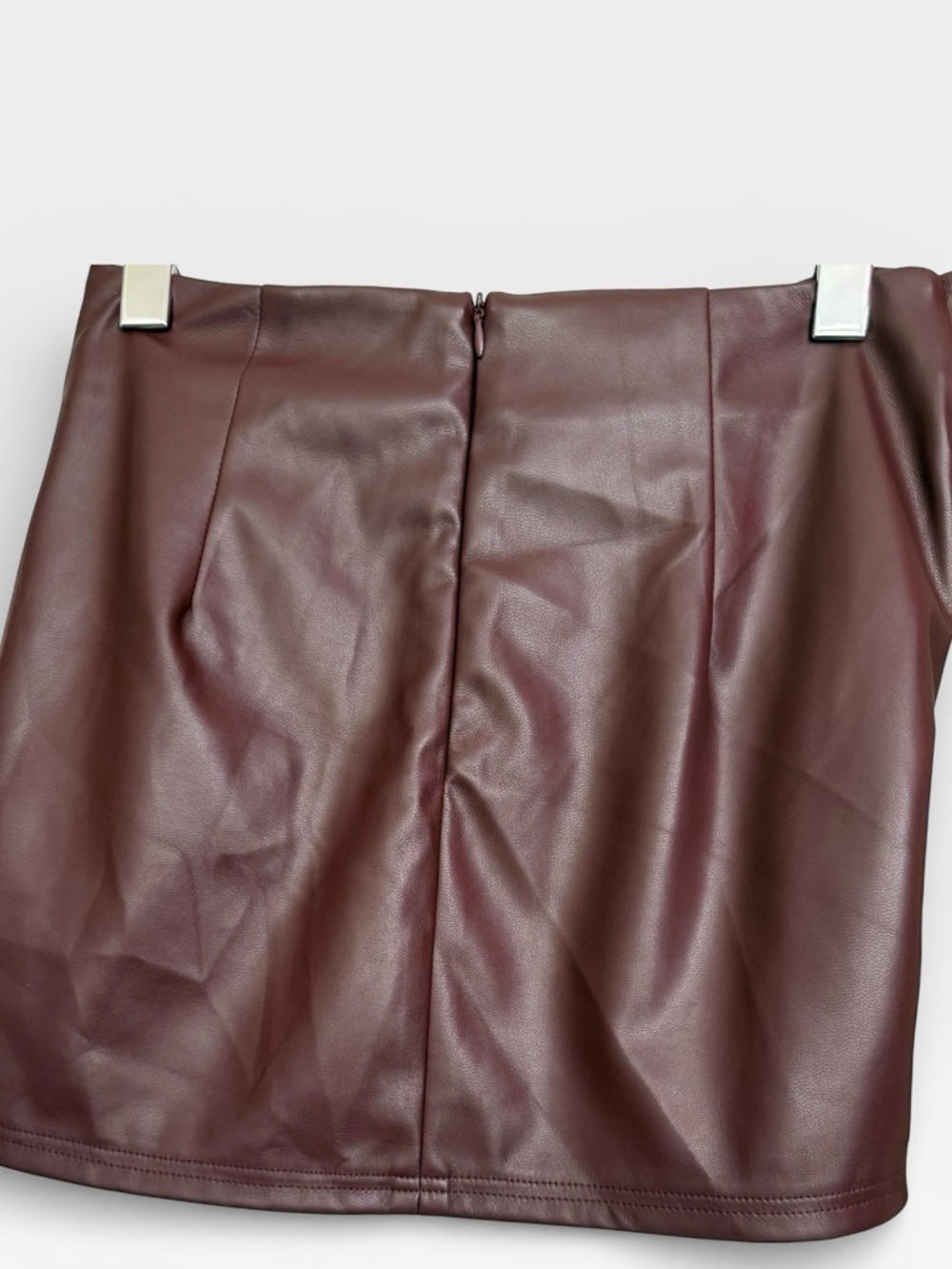 Commense Twisted Lies Faux Leather Mini Skirt in Plum - Picture 5 of 9